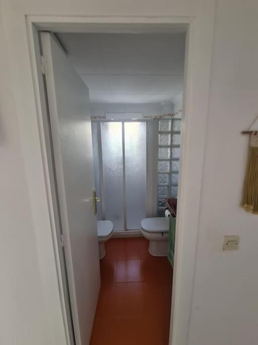 Nice Beachside 2-Bd Apt Near Barcelona Cunit Luaran gambar