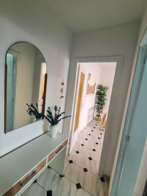 Nice Beachside 2-Bd Apt Near Barcelona Cunit Luaran gambar