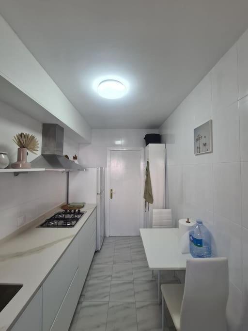 Nice Beachside 2-Bd Apt Near Barcelona Cunit Luaran gambar