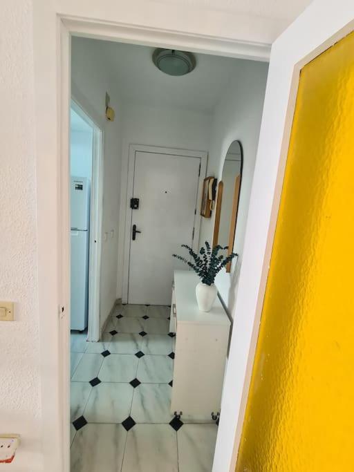 Nice Beachside 2-Bd Apt Near Barcelona Cunit Luaran gambar