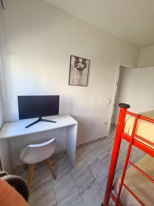 Nice Beachside 2-Bd Apt Near Barcelona Cunit Luaran gambar