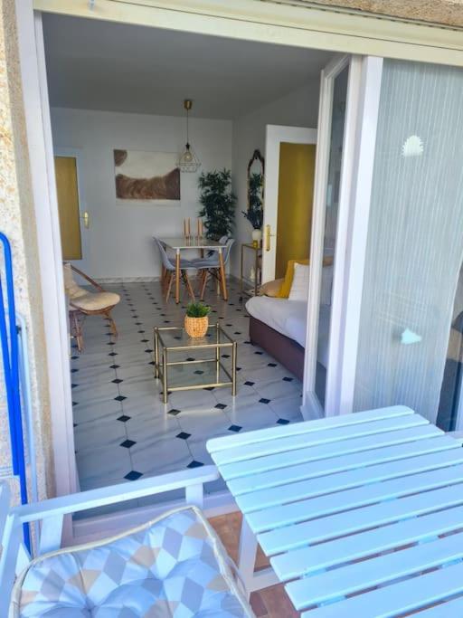 Nice Beachside 2-Bd Apt Near Barcelona Cunit Luaran gambar