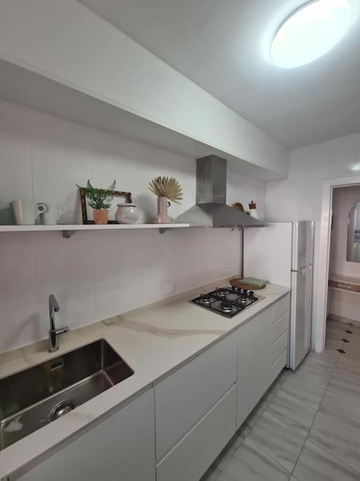 Nice Beachside 2-Bd Apt Near Barcelona Cunit Luaran gambar