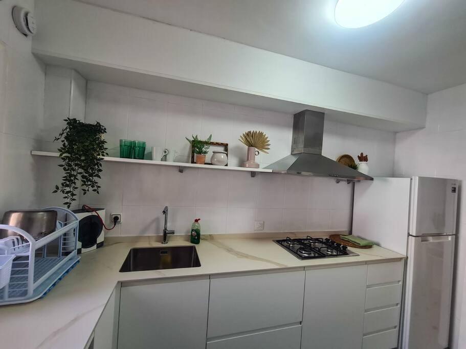 Nice Beachside 2-Bd Apt Near Barcelona Cunit Luaran gambar
